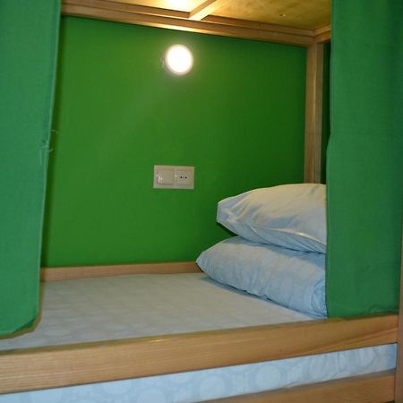Hostel Ok Hotel Kiev Exterior foto